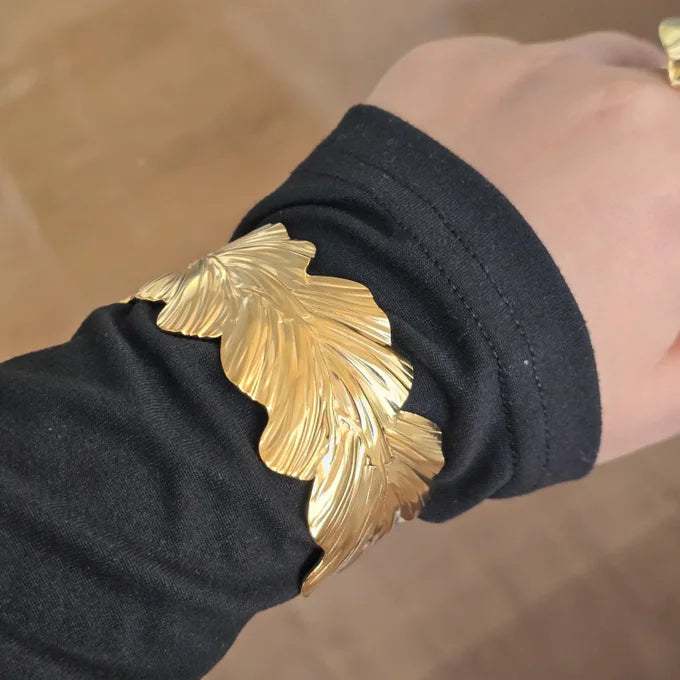 Leaf-Curve Bracelet