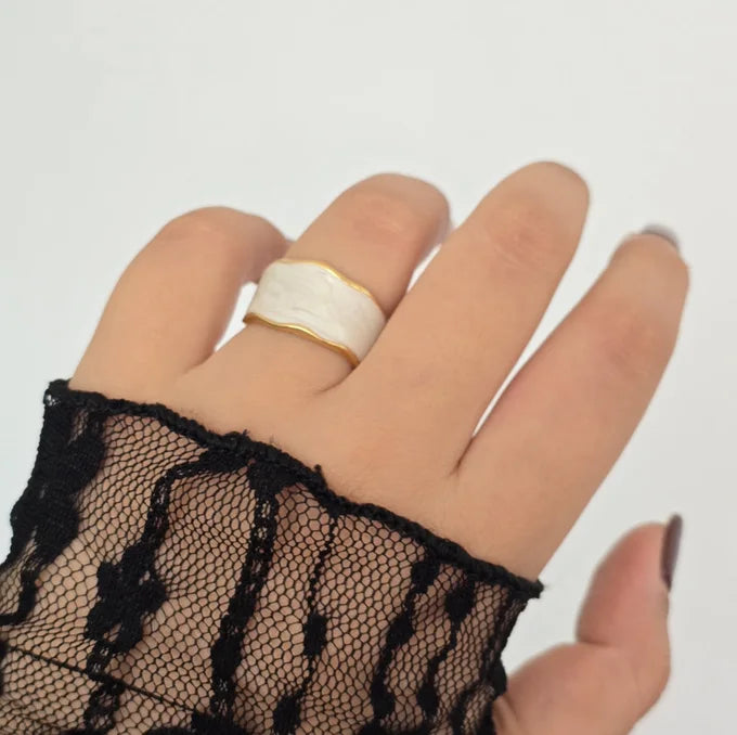 Minimalist-Open Ring