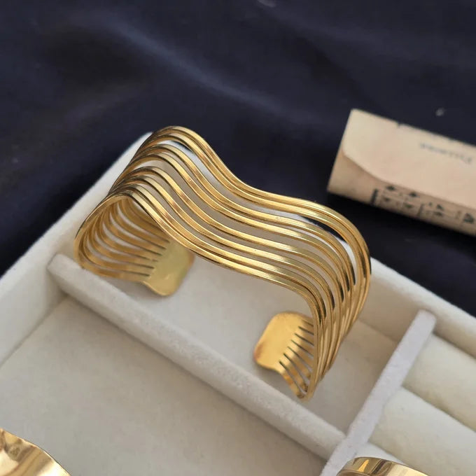 Wave-Line Bracelet