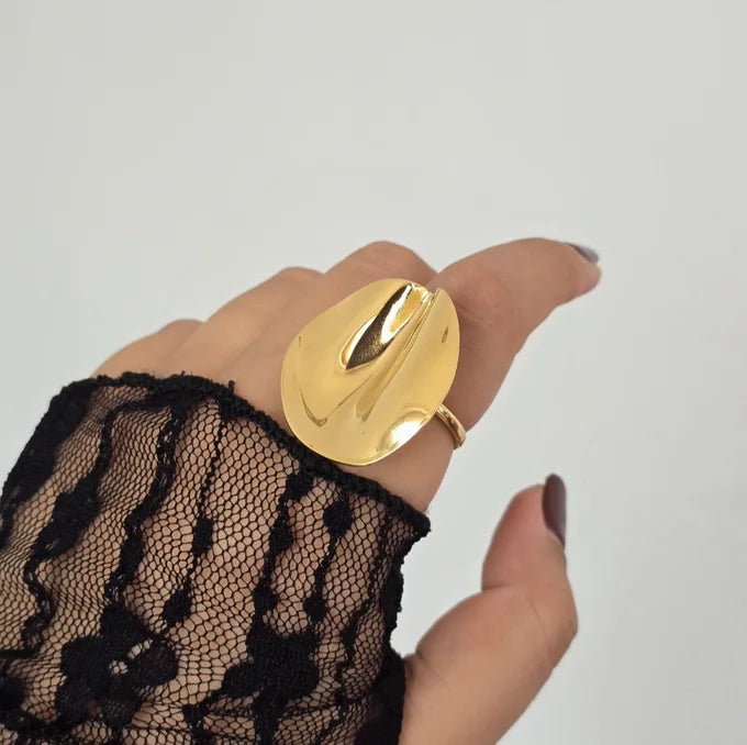 Molten-Disc Ring