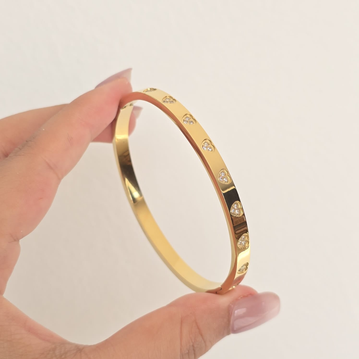 Heart-Glow Bracelet