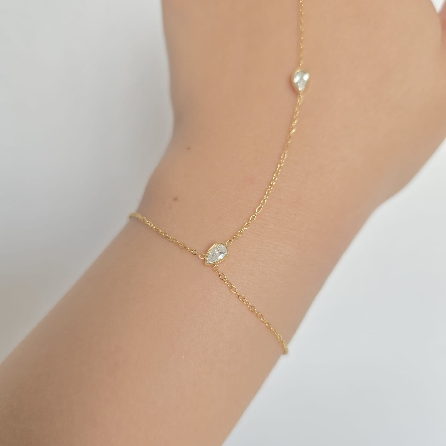 Honey-Dot Handchain