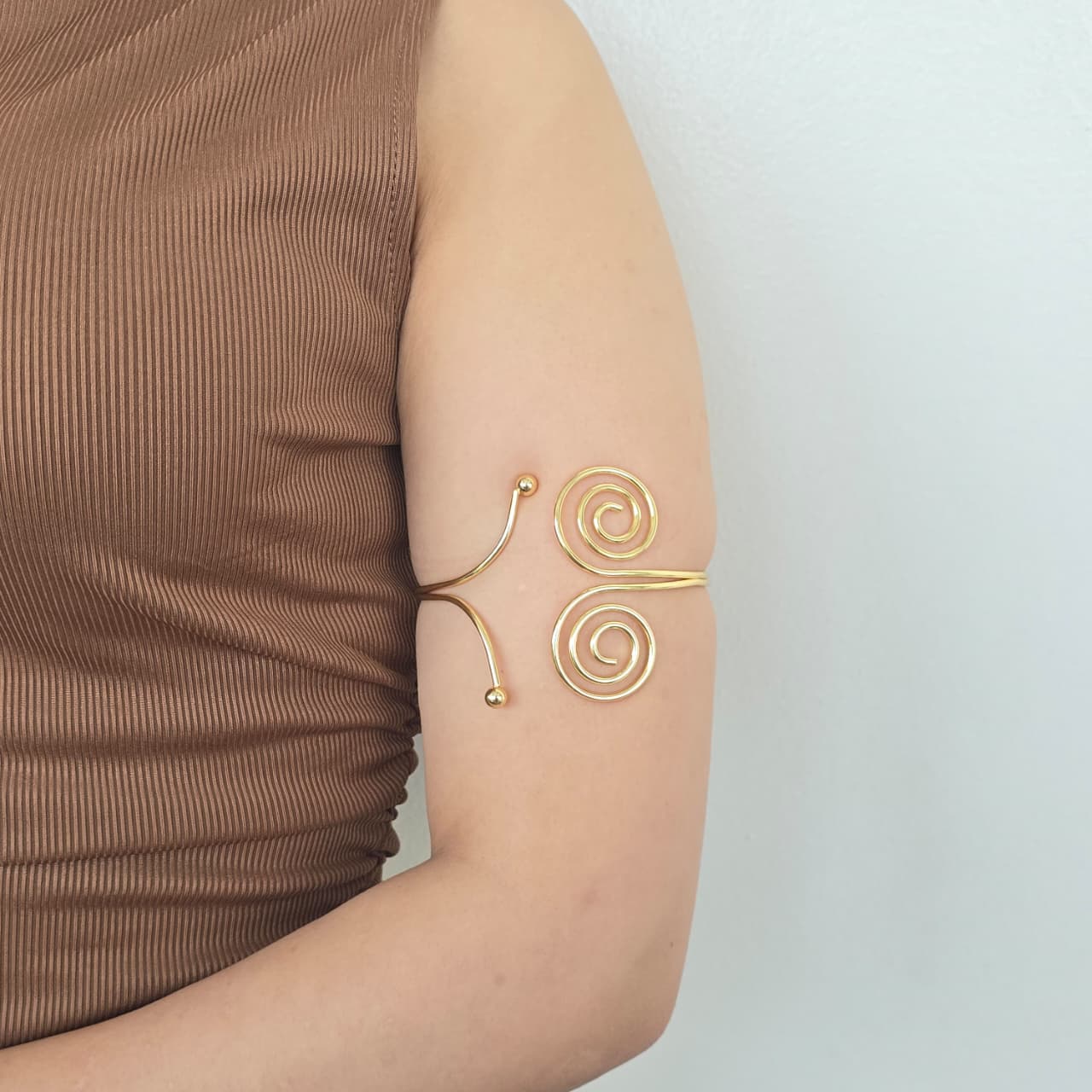 Duo-Spiral Hand Cuff