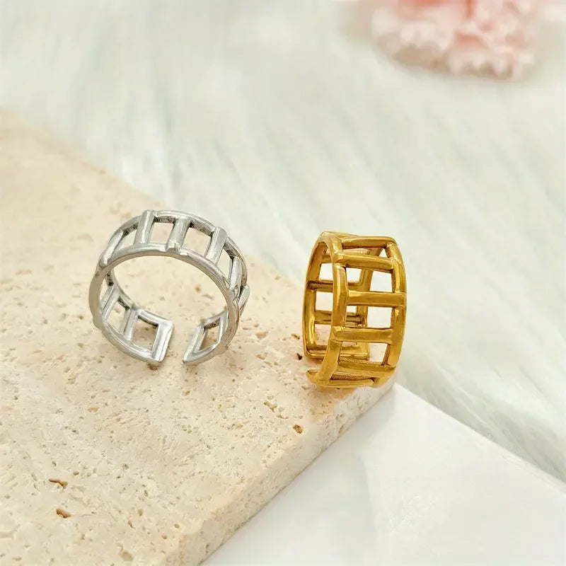 Geometric-Grid Ring