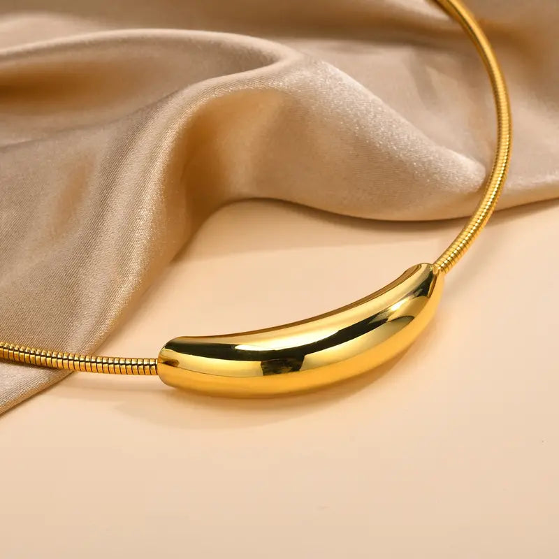 Circular-Hose Necklace