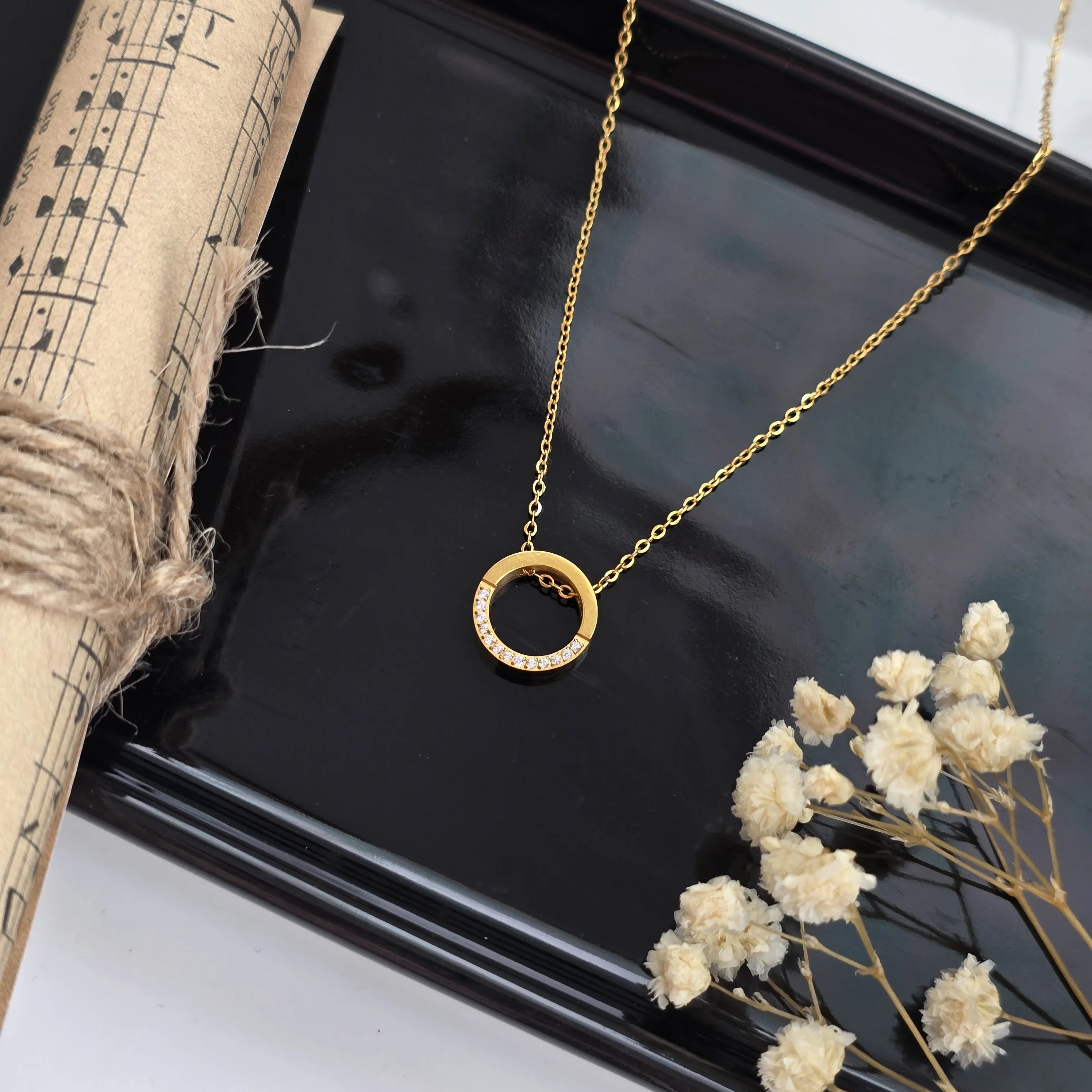 Luna-Circle Necklace