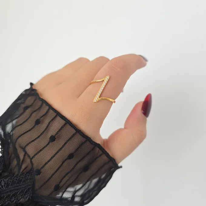 Vertical-Line Ring