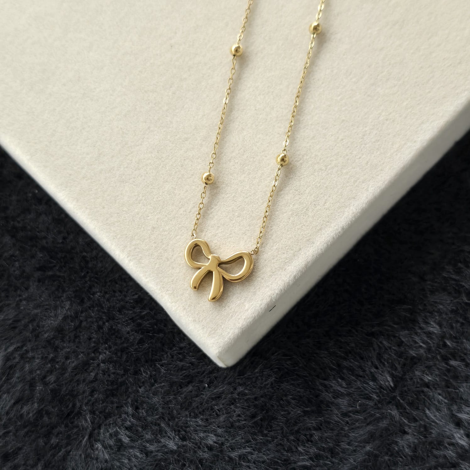 Sweet-Bow Necklace