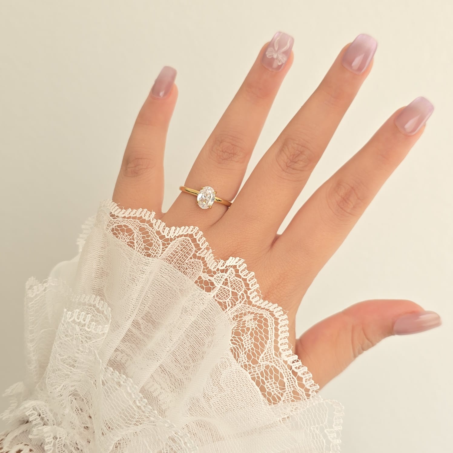 Oval-Solitaire Ring