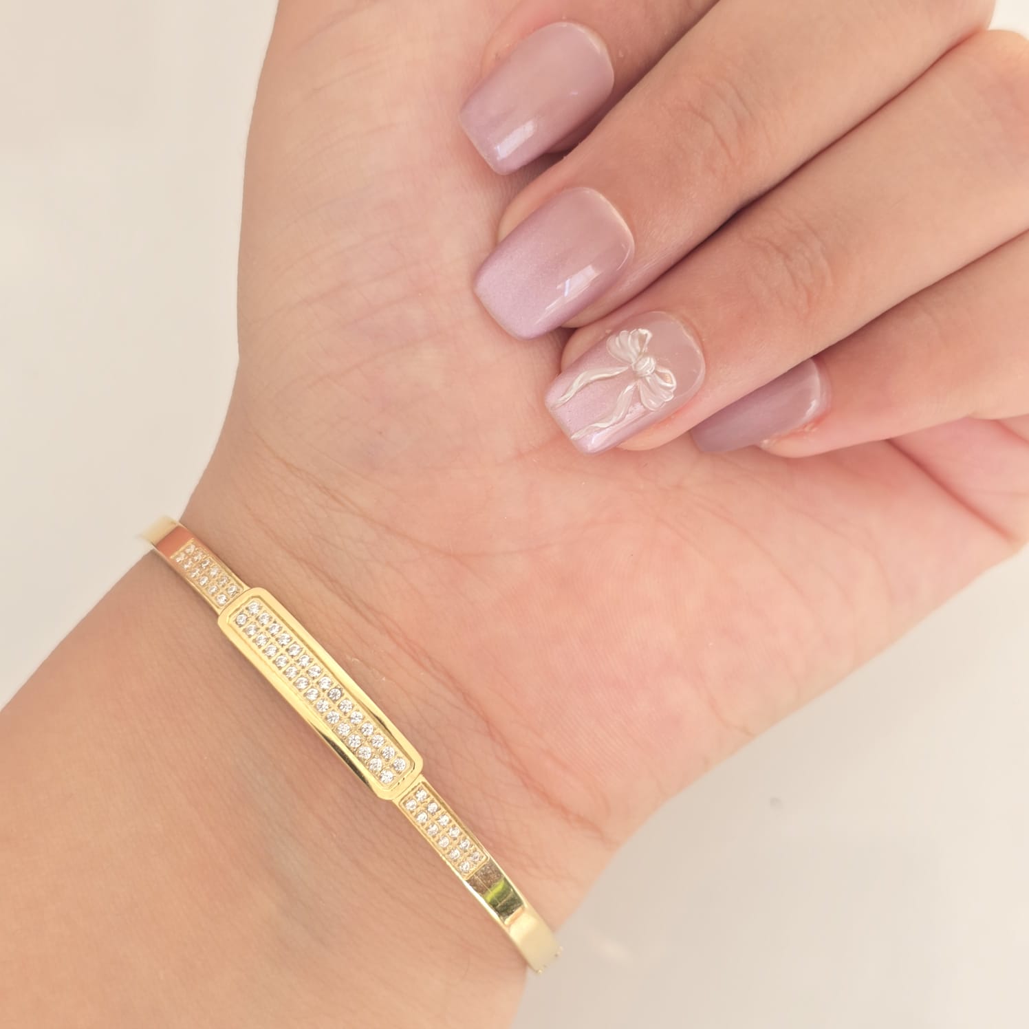 Center-Glow Bracelet