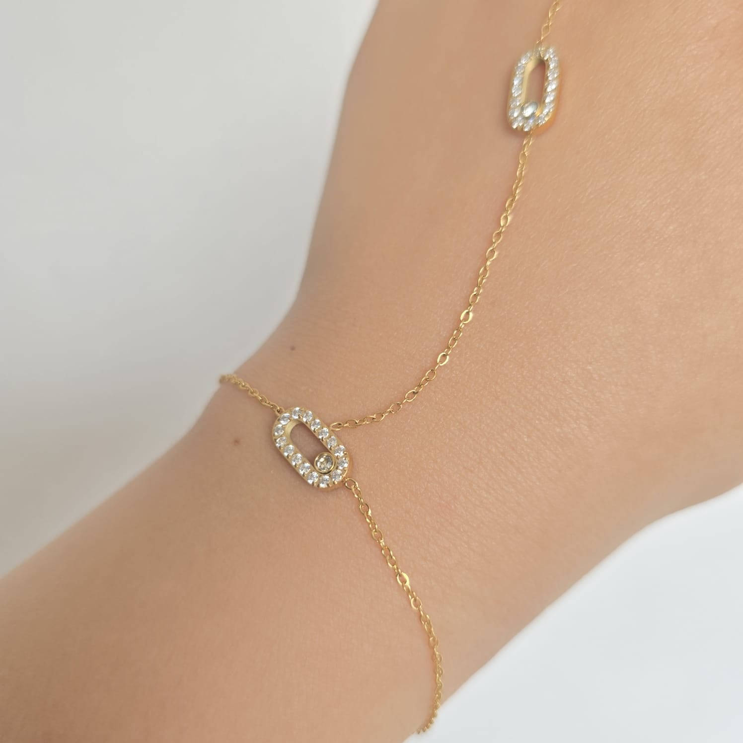 Frame-Glow Handchain