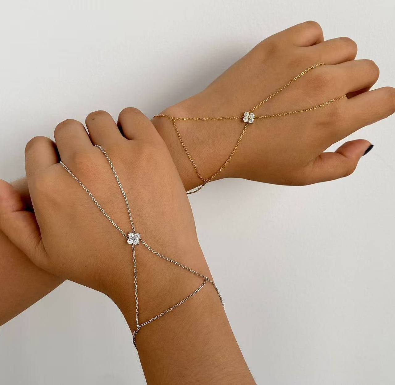 Daisy-Touch Handchain