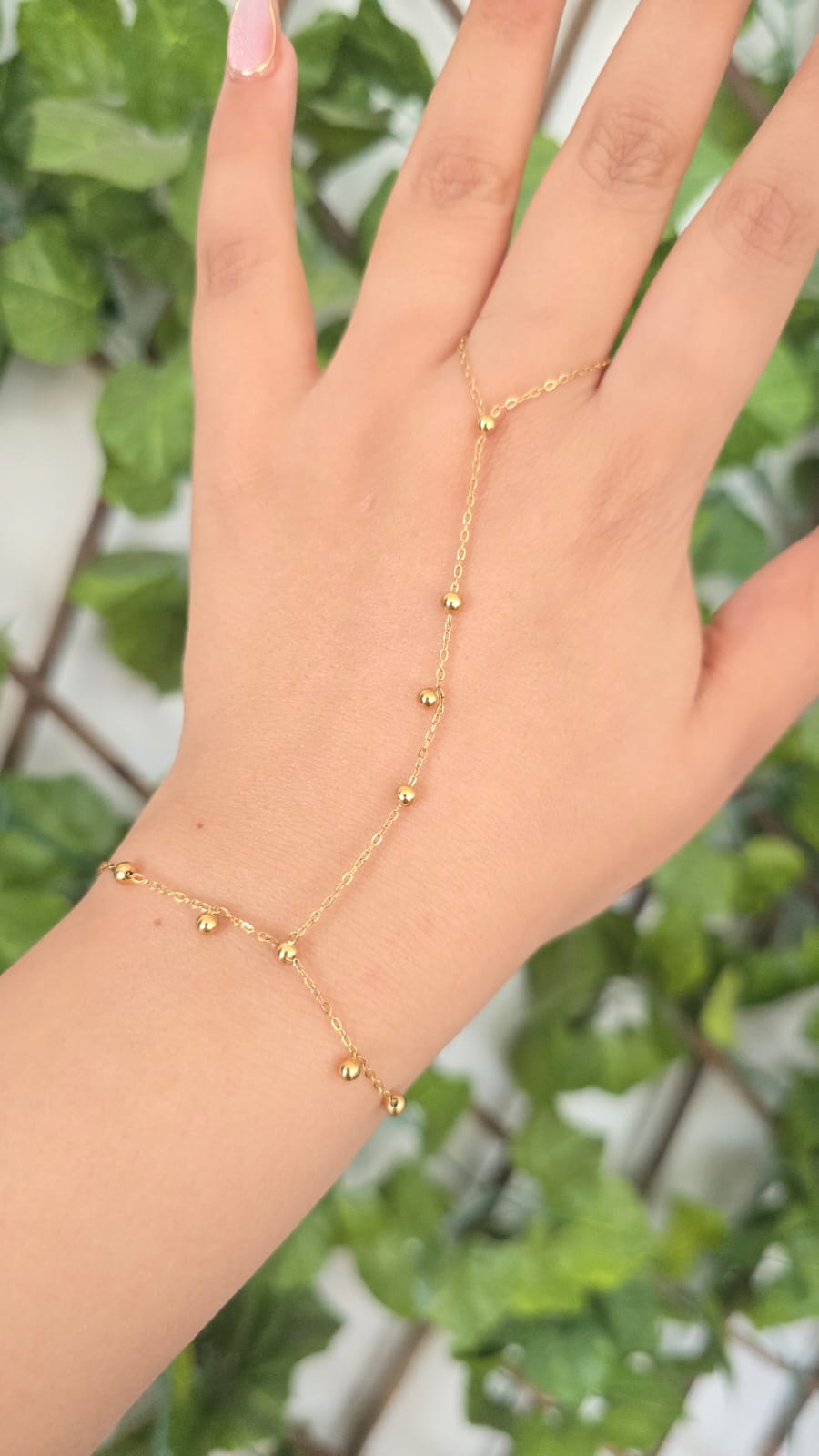 Golden-Dots Handchain