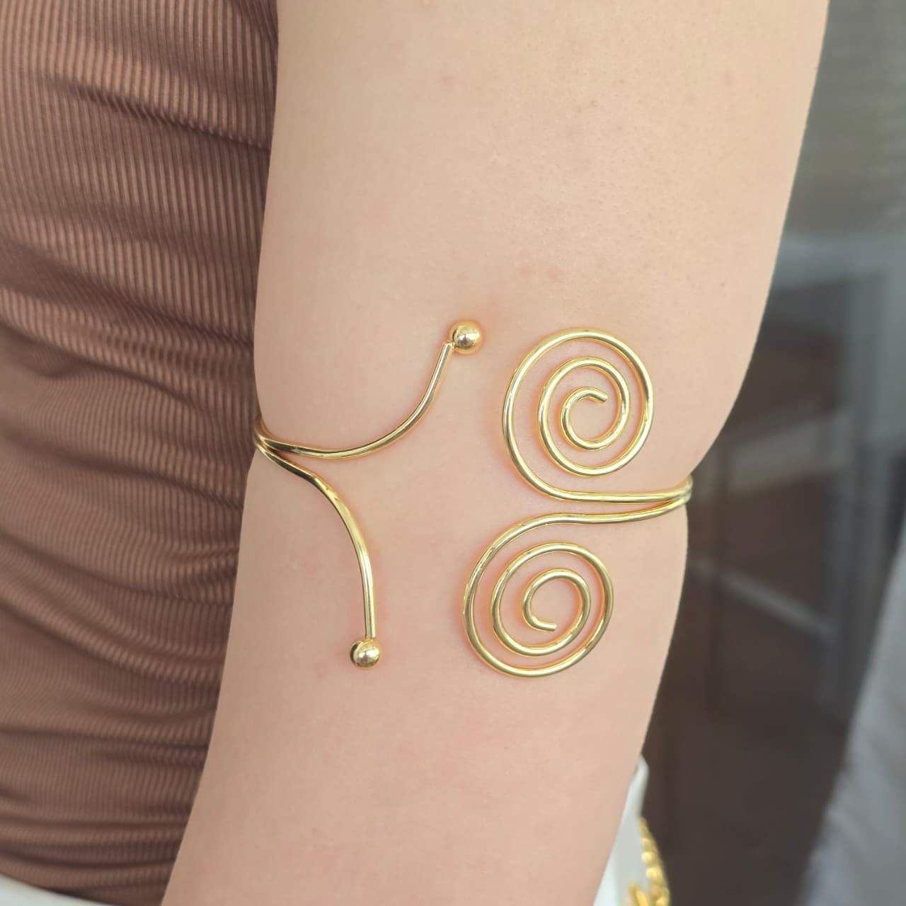 Duo-Spiral Hand Cuff